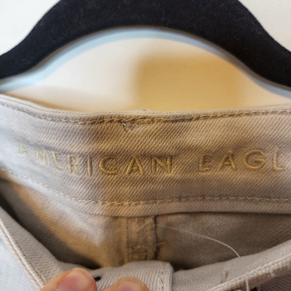 NWT American Eagle Mom Jeans High Rise Waist destroyed Grey sz 28W 6 regular - Picture 6 of 6